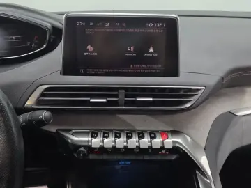 2022 Peugeot 5008 с пробегом 49 467 км