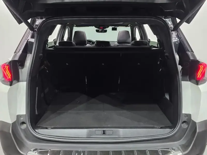 2022 Peugeot 5008 с пробегом 49 467 км