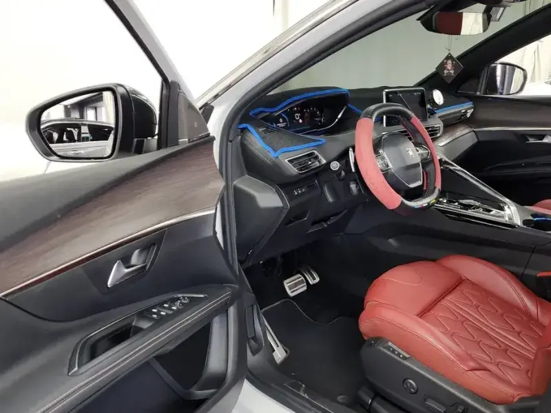 2024 Peugeot 5008 с пробегом 18 012 км