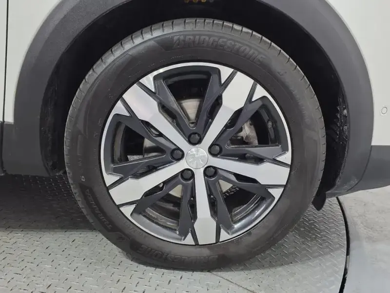 2022 Peugeot 5008 с пробегом 49 467 км