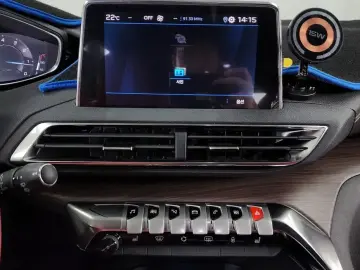 2024 Peugeot 5008 с пробегом 18 012 км