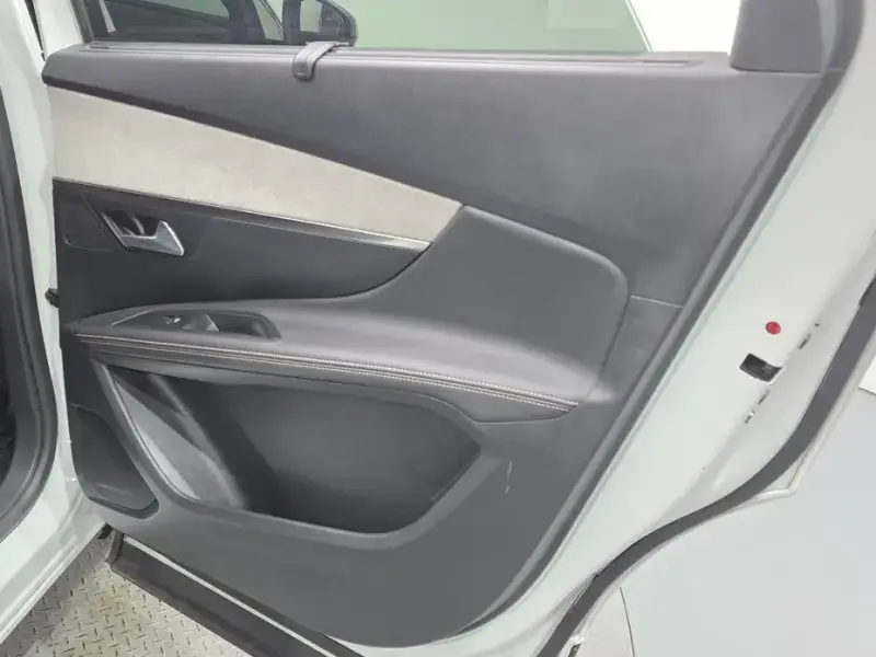 2022 Peugeot 5008 с пробегом 49 467 км
