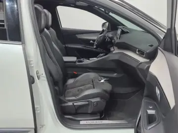 2022 Peugeot 5008 с пробегом 49 467 км