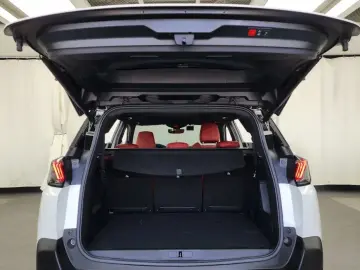 2024 Peugeot 5008 с пробегом 18 012 км