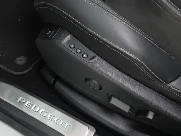 2022 Peugeot 5008 с пробегом 49 467 км