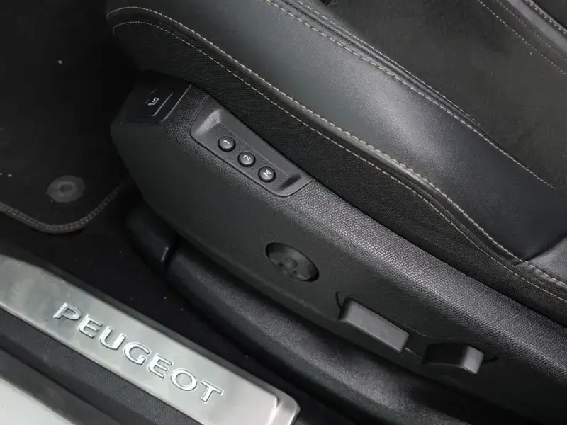 2022 Peugeot 5008 с пробегом 49 467 км