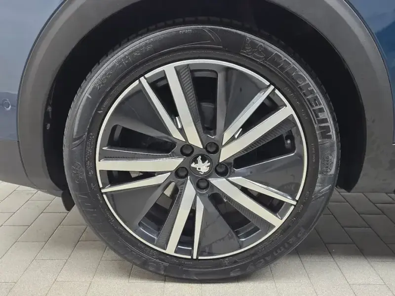 2024 Peugeot 5008 с пробегом 23 501 км