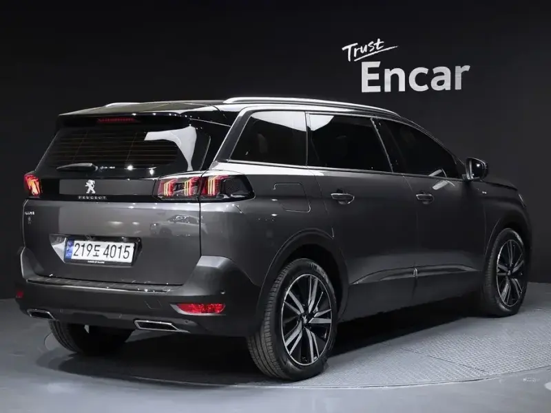 2023 Peugeot 5008 с пробегом 13 453 км