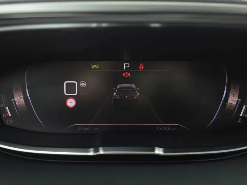 2024 Peugeot 5008 с пробегом 23 501 км