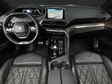 2023 Peugeot 5008 с пробегом 13 453 км