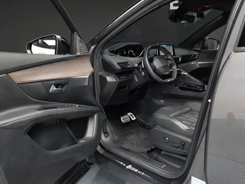 2023 Peugeot 5008 с пробегом 13 453 км