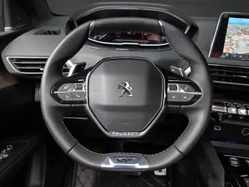 2023 Peugeot 5008 с пробегом 13 453 км