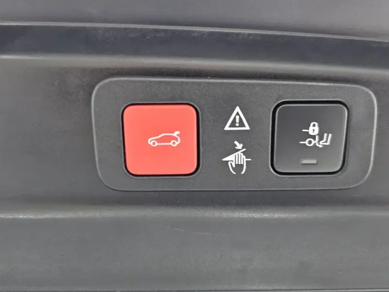 2024 Peugeot 5008 с пробегом 23 501 км