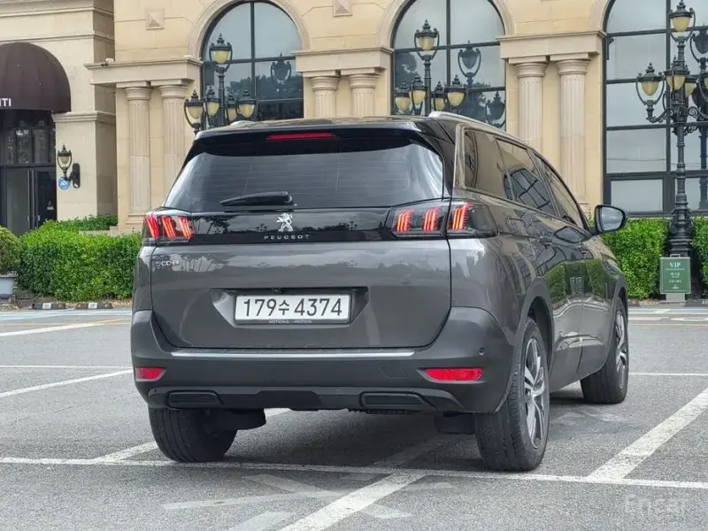 2021 Peugeot 5008 с пробегом 48 594 км