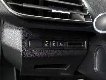 2023 Peugeot 5008 с пробегом 13 453 км