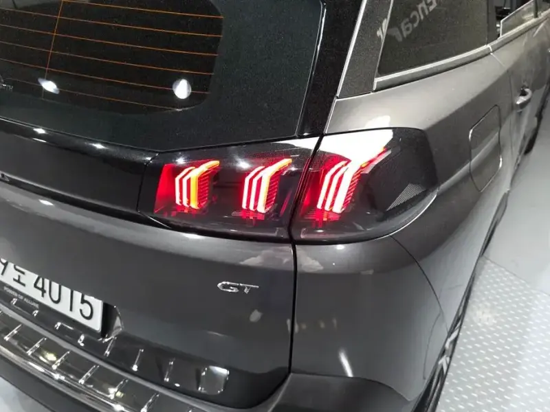 2023 Peugeot 5008 с пробегом 13 453 км