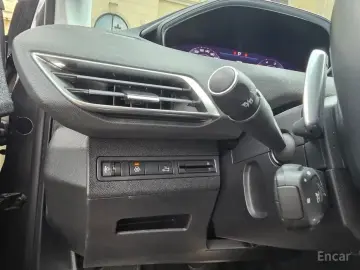 2021 Peugeot 5008 с пробегом 48 594 км