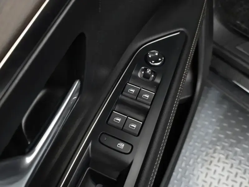 2023 Peugeot 5008 с пробегом 13 453 км