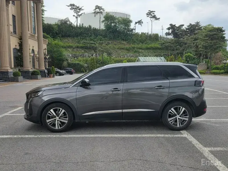 2021 Peugeot 5008 с пробегом 48 594 км