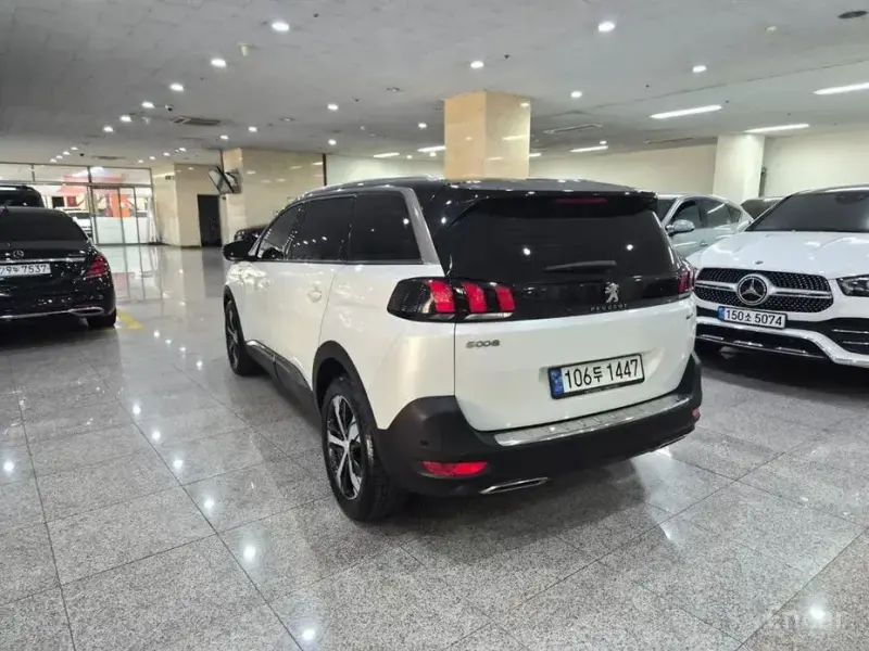 2021 Peugeot 5008 с пробегом 30 196 км