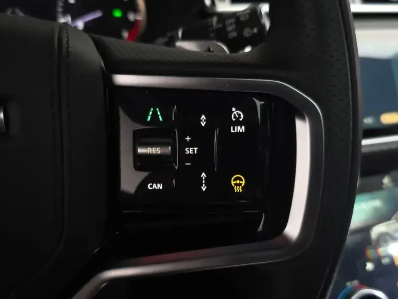 2023 Land Rover Range Rover Velar с пробегом 49 813 км