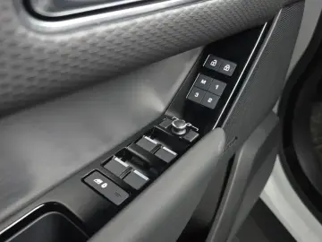 2023 Land Rover Range Rover Velar с пробегом 49 813 км