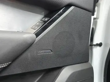 2023 Land Rover Range Rover Velar с пробегом 49 813 км
