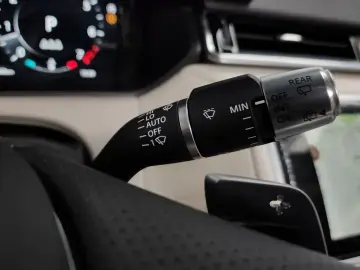 2022 Land Rover Range Rover Velar с пробегом 27 858 км