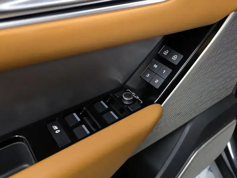 2022 Land Rover Range Rover Velar с пробегом 56 580 км