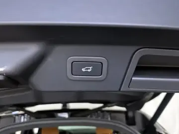 2022 Land Rover Range Rover Velar с пробегом 56 580 км