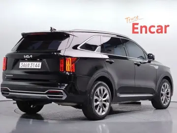 2023 Kia Sorento с пробегом 20 892 км