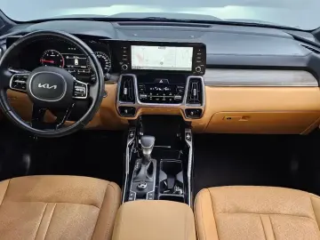 2023 Kia Sorento с пробегом 20 892 км
