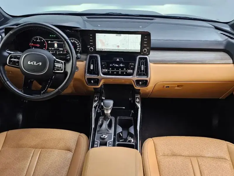 2023 Kia Sorento с пробегом 20 892 км