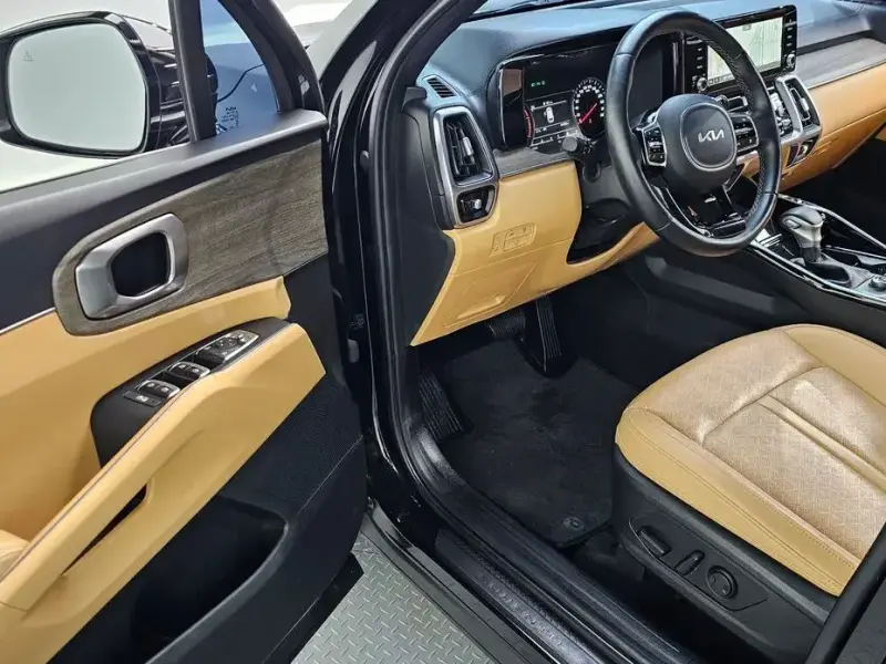 2023 Kia Sorento с пробегом 20 892 км