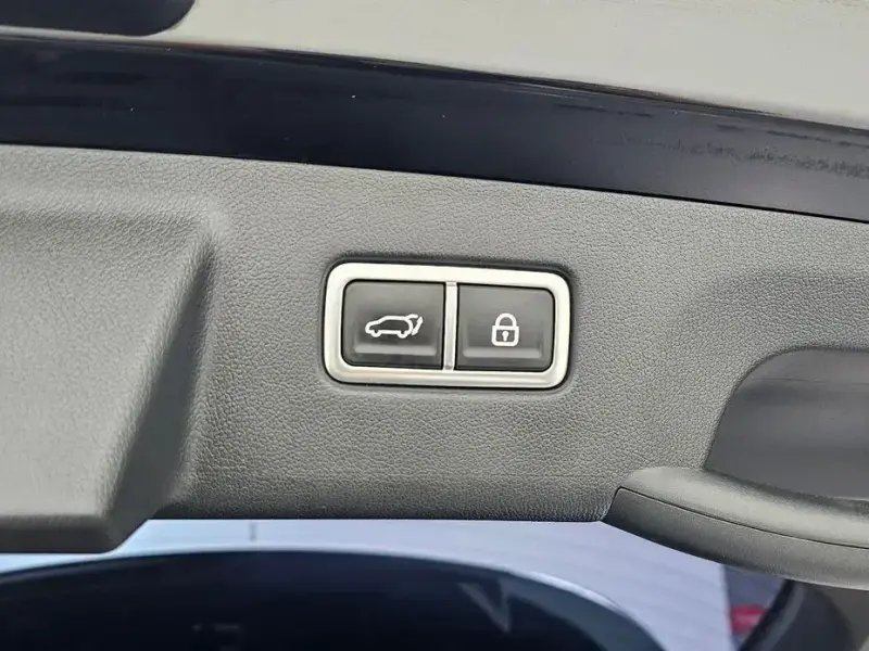 2023 Kia Sorento с пробегом 20 892 км