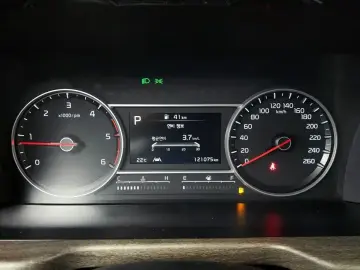 2021 Kia Sorento с пробегом 121 075 км