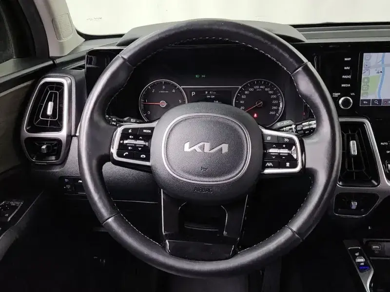 2021 Kia Sorento с пробегом 121 075 км