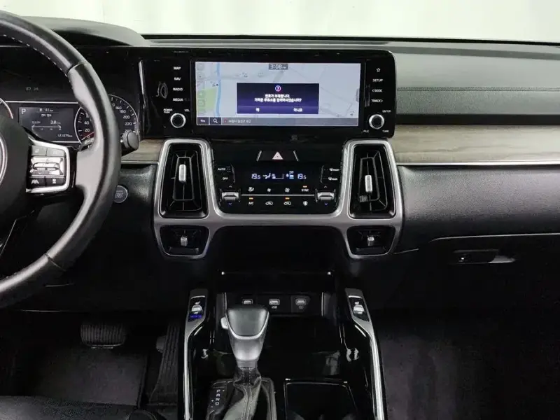 2021 Kia Sorento с пробегом 121 075 км