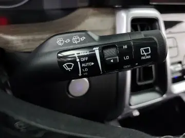 2021 Kia Sorento с пробегом 121 075 км