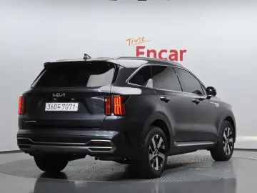 2023 Kia Sorento с пробегом 121 585 км