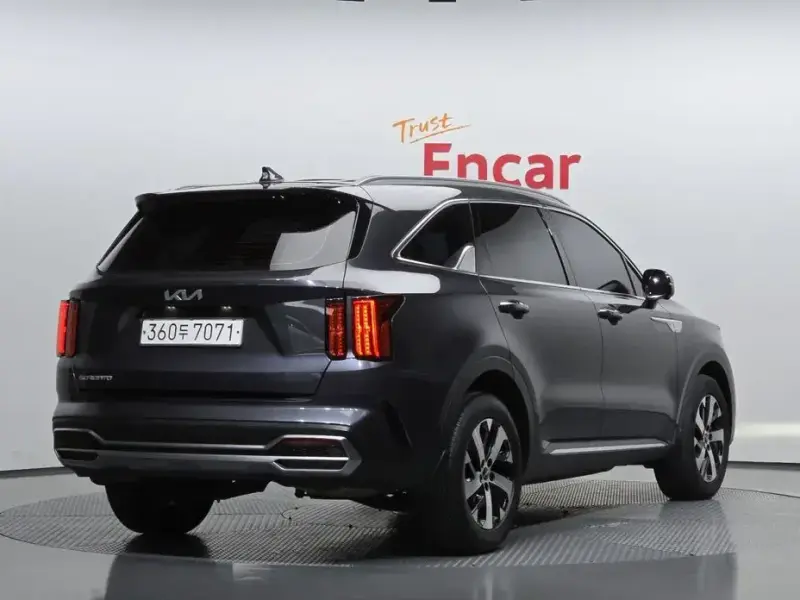 2023 Kia Sorento с пробегом 121 585 км