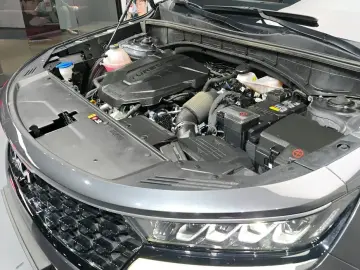 2023 Kia Sorento с пробегом 121 585 км