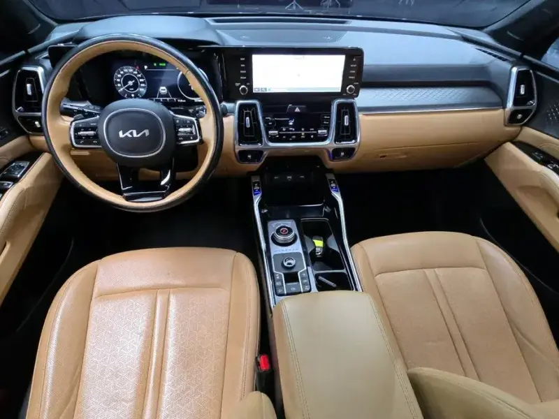2023 Kia Sorento с пробегом 121 585 км