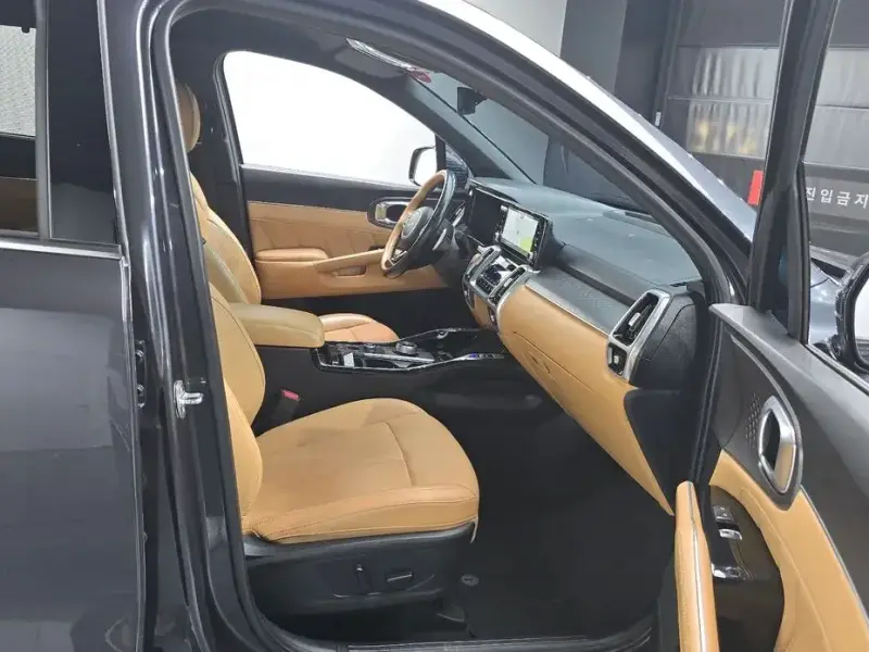 2023 Kia Sorento с пробегом 121 585 км