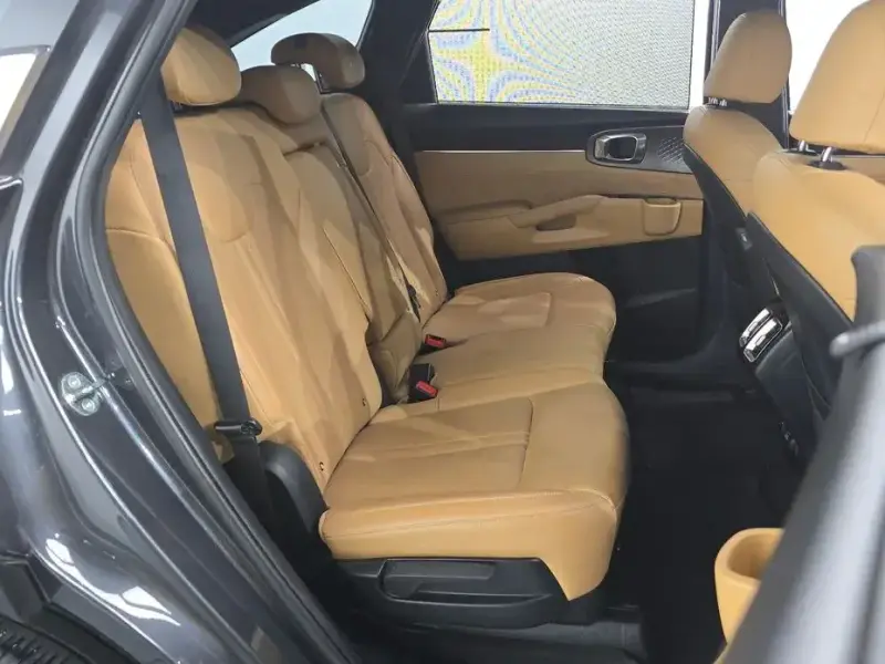 2023 Kia Sorento с пробегом 121 585 км