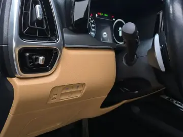 2023 Kia Sorento с пробегом 121 585 км