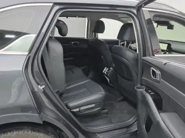 2023 Kia Sorento с пробегом 66 198 км