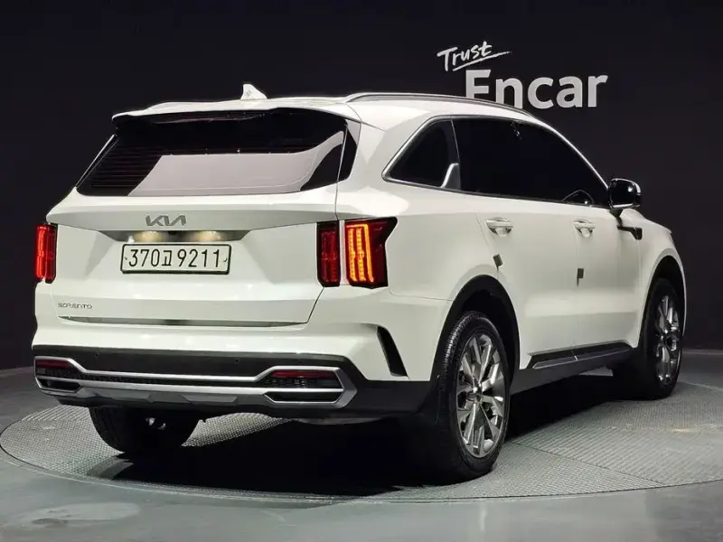 2023 Kia Sorento с пробегом 42 869 км