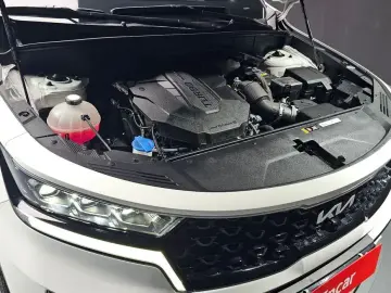 2023 Kia Sorento с пробегом 42 869 км