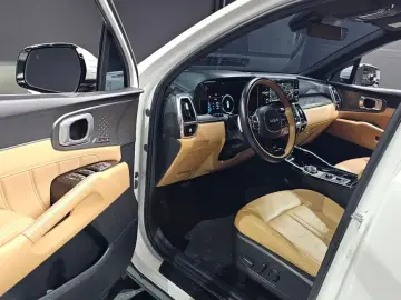 2023 Kia Sorento с пробегом 42 869 км